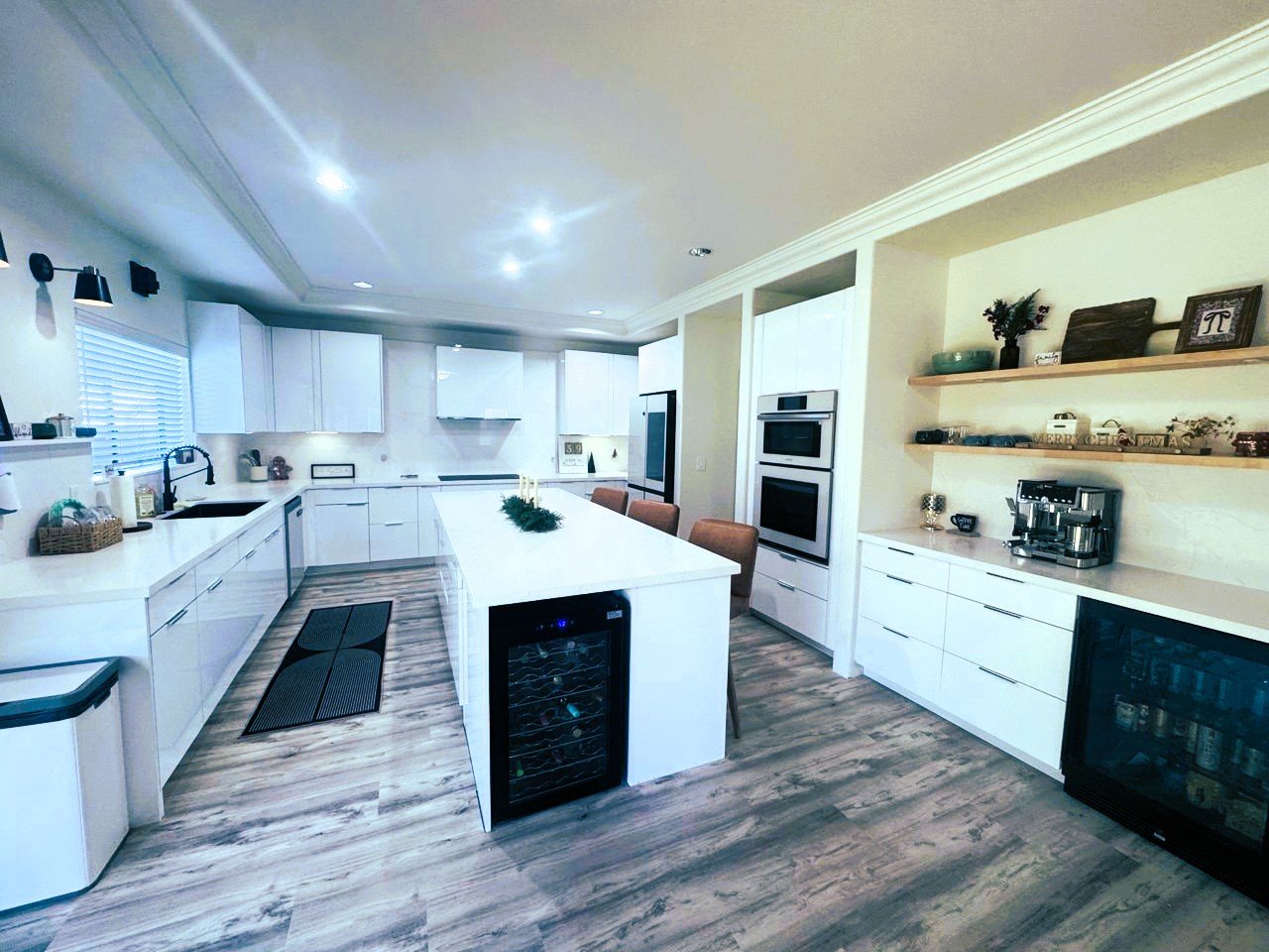Kitchen and bathroom renovation in ʻEwa Beach, Oʻahu by Island Contractors